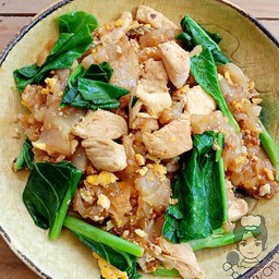 ผัดซีอิ้วไก่