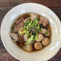 ก๋วยเตี๋ยวแม่ติ๋ว