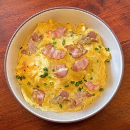 ข้าวไข่ข้นเบคอน