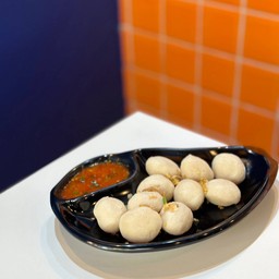 ลูกชิ้นลวกจิ้ม