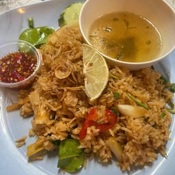 ข้าววผัดต้มยำ