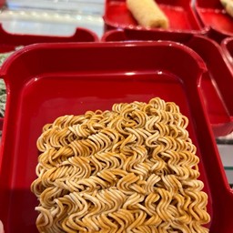 เส้นมาม่า