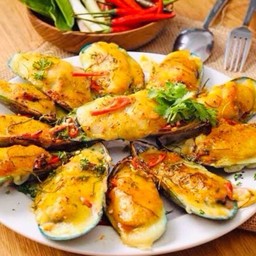 หอยแมงภู่นิวซีแลนด์ต้มยำอบชีส