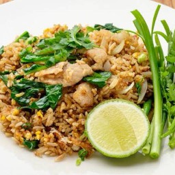 กะเพราคำโต ฟรีไข่ใหญ่ สุทธิสาร