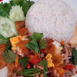 ข้าวยำไข่ดาวหมูสับ