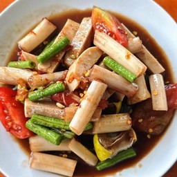 ตำไหลบัวหมูยอ(ปลาร้า)