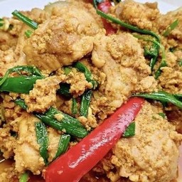 ข้าว ผัดผงกะหรี่หมูชิ้น