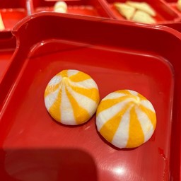 ลูกชิ้นปลาสอดไส้สลัดกุ้ง