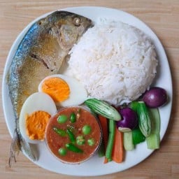 น้ำพริกกะปิ ไข่ชะอม ปลาทูทอด บางซื่อ