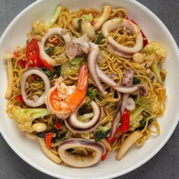 กุ้ง ปลาหมึก หมูสับ ไข่ ไก่