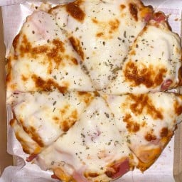 พิซซ่าหน้าชีสล้วน