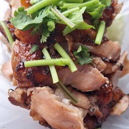 ไก่ย่างถ่าน น้ำจิ้มแจ่ว(กับข้าว)