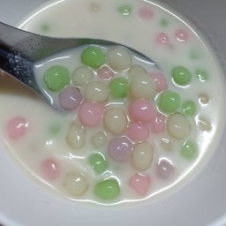 บัวลอยมะพร้าวอ่อน