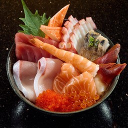 ข้าวหน้าปลาดิบรวม