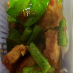 ข้าวพริกแกงใต้เริ่มต้น75บาท