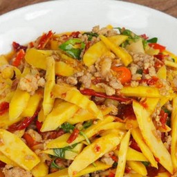 ข้าวหอมมะลิ+ผัดหน่อไม้สดหมูสับใบโหระพา