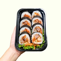 ซูชิหมูทอดกิมจิ ตัด 8 ชิ้นใหญ่ๆ