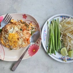 ผัดไท หอยทอด เจ๊นีเจ้าเก่า มบ.พฤกษา3 ซอย20 1