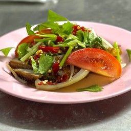 ยำหมูทอดอร่อยมาก