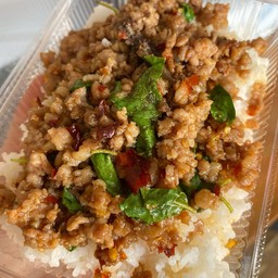 กระเพราหมูสับ