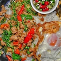 ตามใจปาก 258/12 อาหารตามสั่ง ข้าว/น้ำ/ชากาแฟ/ผลไม้ อาหารทานเล่น เฟรนฟรายซ์ ส้มตำ