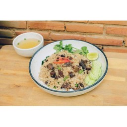 ข้าวผัดหมูเค็มพริกสด
