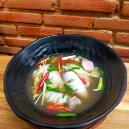 ต้มส้มปลาหมึกยัดไส้