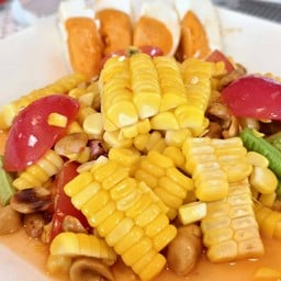 ตำข้าวโพดไข่เค็ม