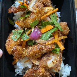 ข้าวยำไก่แซ่บ