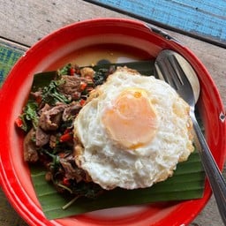 ข้าวกะเพราเนื้อตุ๋น