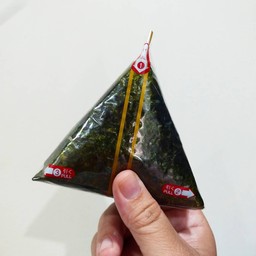 โอนิกิริ สลัดไข่กุ้ง