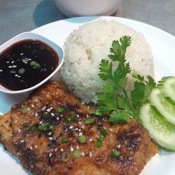 ข้าวมันไก่ย่างซอสหวาน