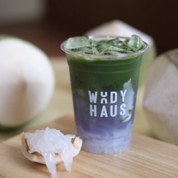 MATCHA ANCHAN COCONUT (ICED) with coconut jelly