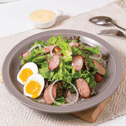 สลัดไส้กรอกย่าง