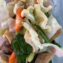 ผัดผักรวมมิตร