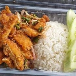 ข้าวยำไก่แซ่บ