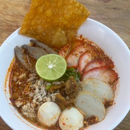 ก๋วยเตี๋ยวหมูต้มยำ หมูแดง+หมูสับ+ตับ+ลูกชิ้น+ฮือก๊วย