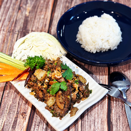 Set ข้าวลาบคั่วหมู - แม่บัว