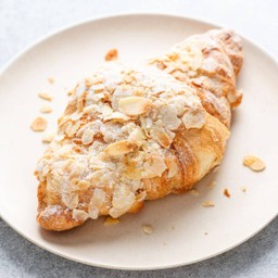 Almond  Croissant อัลมอนด์ ครัวซองต์