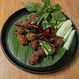 ลาบหมูทอด