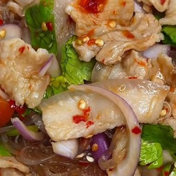 ยำวุ้นเส้นหมูสะดุ้งปลาร้า