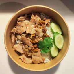 ข้าวหมูทอดกระเทียมมมมมมมม