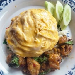 ข้าวไข่ข้น+กระเพราไก่กรอบ