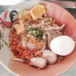 เส้นเล็กน้ำต้มยำ