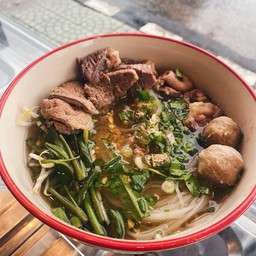 บังเบลล์เตี๋ยวเนื้อ&อาหารตามสั่ง