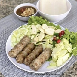 แหนมเนือง 4 ไม้ 