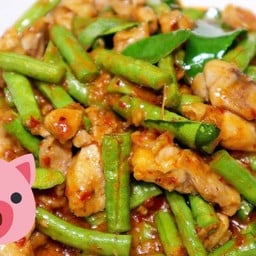 ผัดพริกแกง หมู
