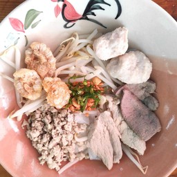 Dry Wide Rice Noodles Without Soup