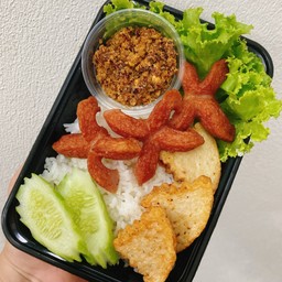 ข้าวน้ำพริกนรกปลาย่าง เลือกเครื่องเคียงได้ 2 อย่าง