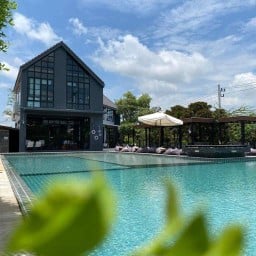 135 Cafe&Pool ชัยภูมิ